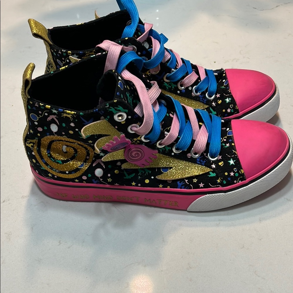 Luna Lovegood sneakers size 6